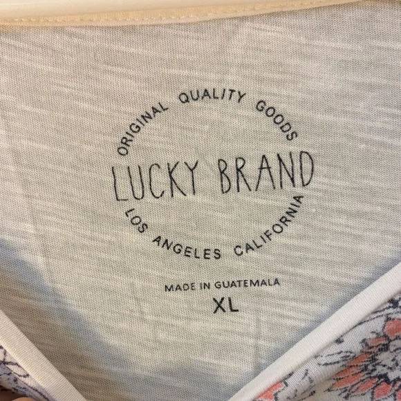 Lucky Brand Women's Intricate White and Blue Medallion 3/4 Sleeve Top Size XL - Picture 2 of 6